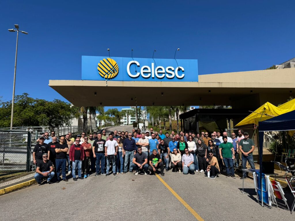 Trabalhadores da CELESC em greve por salários e respeito Trabalhadores da CELESC em greve por salários e respeito