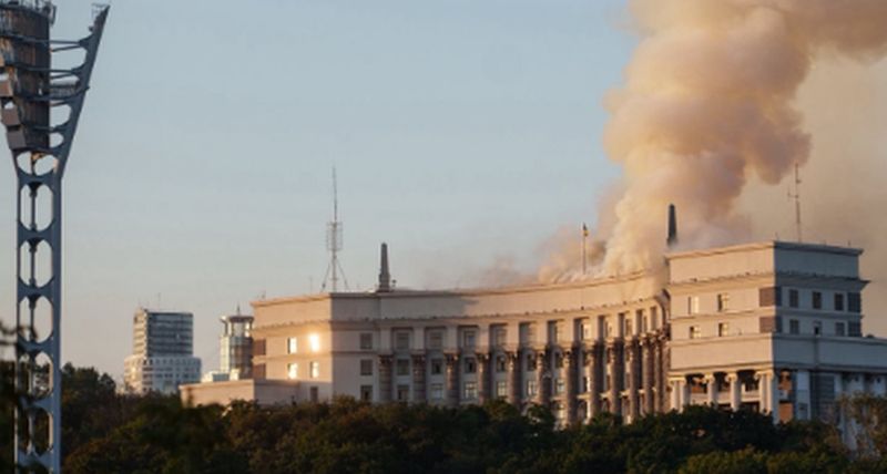 Ucrânia acusa Rússia de bombardear palácio governamental; Kremlin nega Ucrânia acusa Rússia de bombardear palácio governamental; Kremlin nega