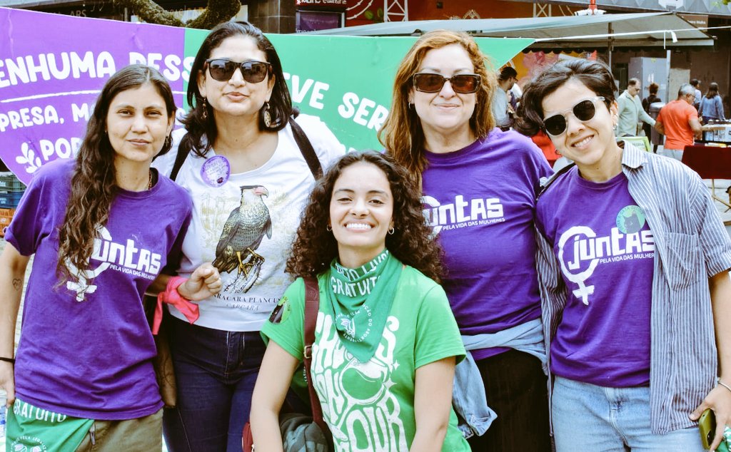 Mulheres da América Latina vão às ruas em defesa do aborto legal Mulheres da América Latina vão às ruas em defesa do aborto legal