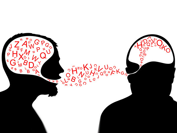 A comunicação é uma arma. Apontada para as nossas cabeças.