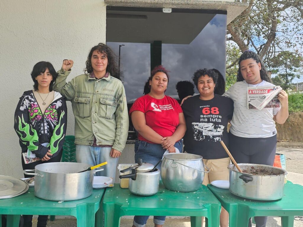 Estudantes do IFPE em Garanhuns realizam ato pelo bandejão Estudantes do IFPE em Garanhuns realizam ato pelo bandejão