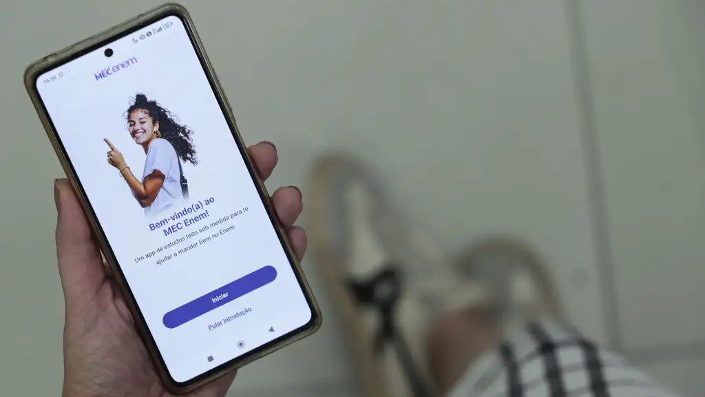 aulao-para-o-enem-em-sbc-lula-se-encontra-com-estudantes-de-cursinhos-populares-o-mec-enem-e-uma-plataforma-para-o-jovem-ou-qualquer-brasileiro-que-queira-se-preparar-para-fazer-a-prova-do-enem-explica-o-presidente-lula-foto-joedson-alves-agencia-brasil-tvt-news