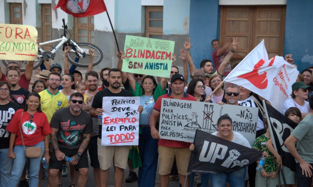“Fora Hugo Motta!” Manifestação na Paraíba denuncia Presidente da Câmara dos Deputados como inimigo da classe trabalhadora