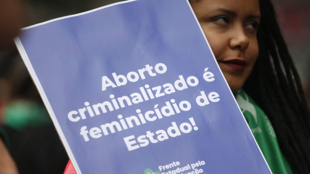 Descriminalização do aborto até 12ª semana de gestação tem 2 votos a favor no STF Descriminalização do aborto até 12ª semana de gestação tem 2 votos a favor no STF