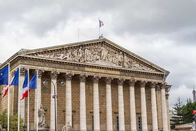 Parlamento francês dobra taxa de impostos das Big Techs