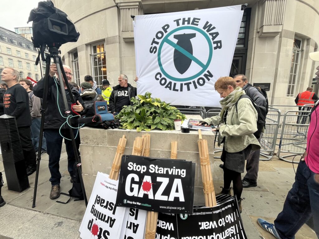 Reino Unido: ativistas pró-Palestina resistem à repressão e anunciam nova marcha