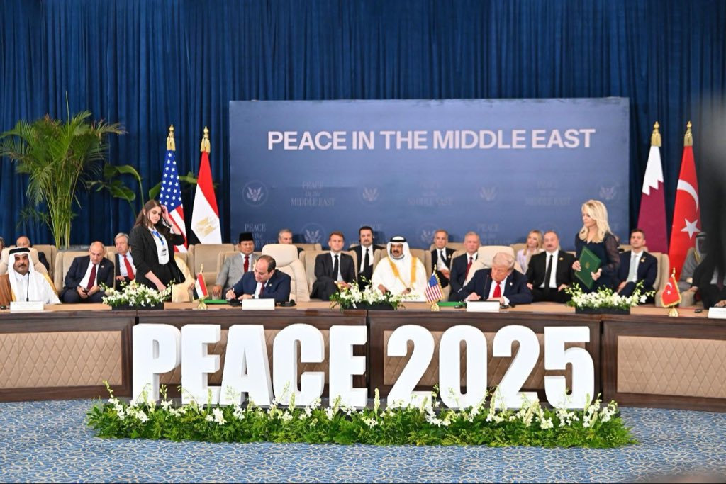 No Egito, Trump assina acordo de cessar-fogo e fala em deixar para trás ‘velhas rixas’