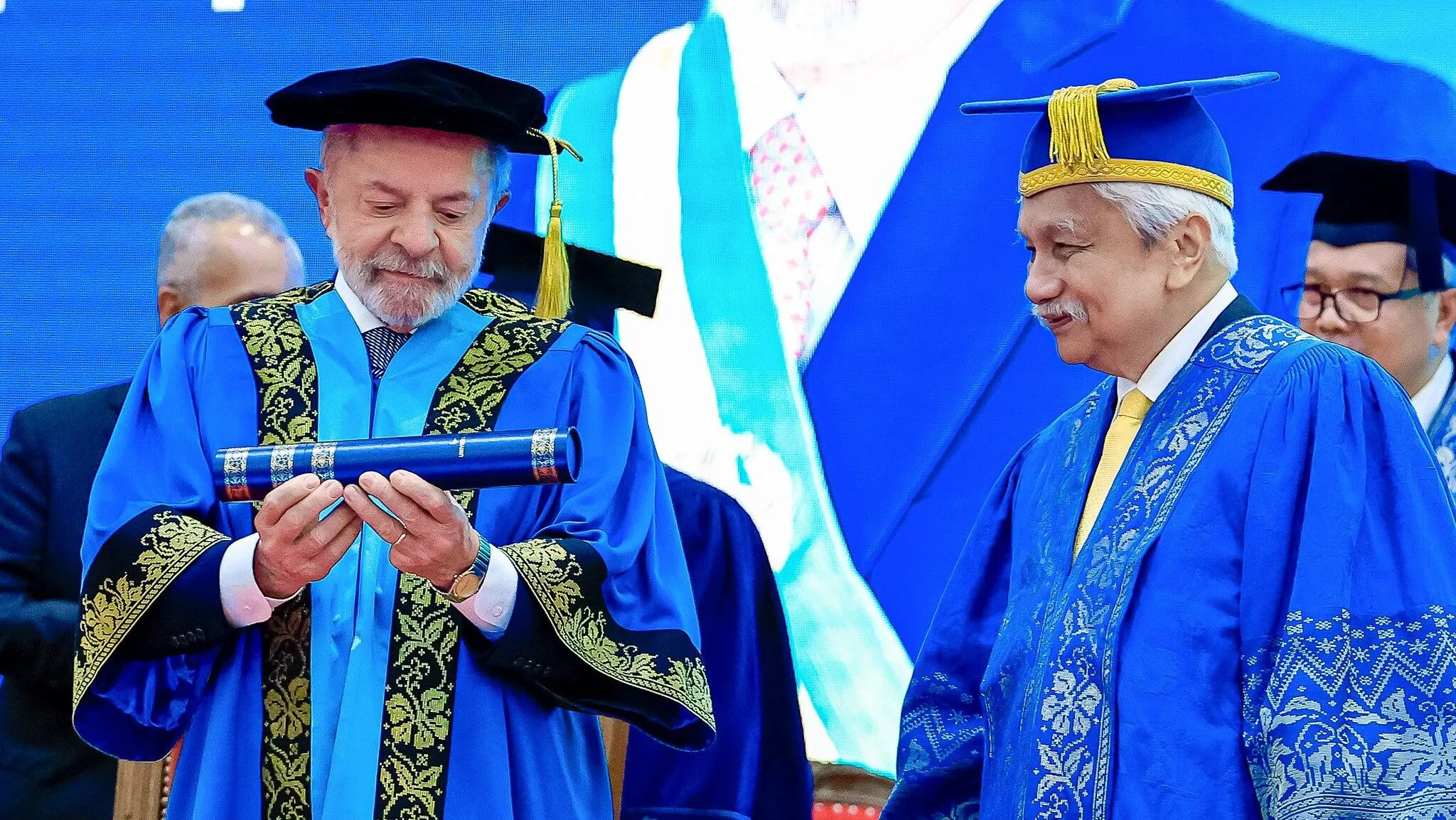 Lula 80 anos: um dos maiores ganhadores de títulos honoris causa do Brasil 1 Título de Doutor Honoris Causa reforça trajetória do líder brasileiro na promoção da inclusão social, da educação e da cooperação entre países do Sul Global.