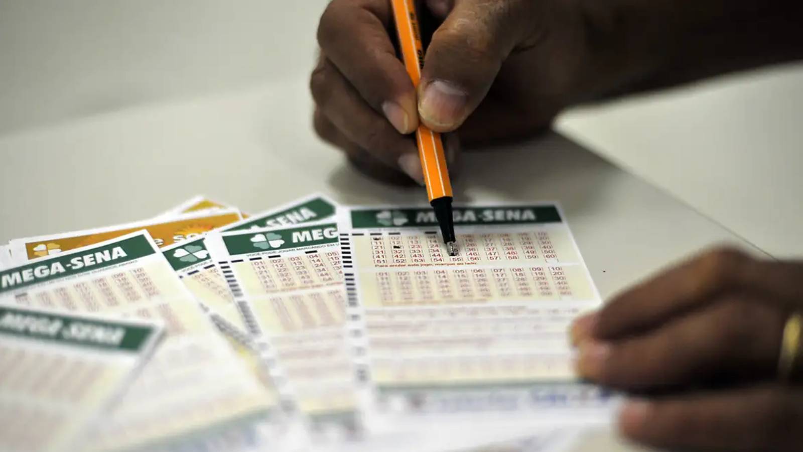 Resultado da Mega Sena 2928, sorteio do prêmio acumulado 2 mega-sena-nao-tem-ganhador-e-premio-acumula-em-r-51-milhoes--125-apostas-acertaram-cinco-dezenas-e-irao-receber-r-26-421-84-cada--foto-marcello-casal-jr-abr-tvt-news
