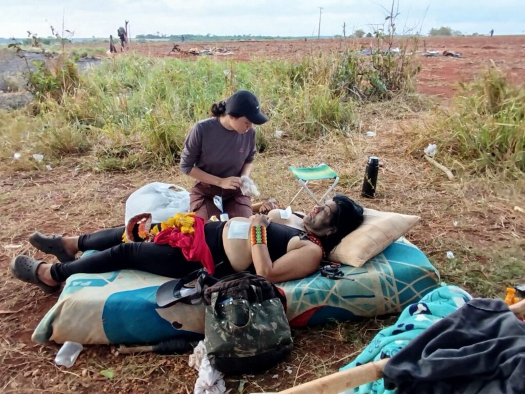 Em escalada de conflito por terra no MS, Guarani-Kaiowá falam em suicídio coletivo