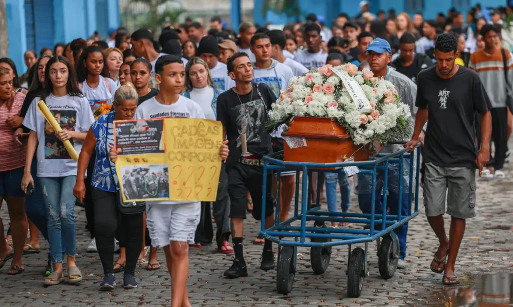 Últimos corpos de pessoas assassinadas em operação no Rio deixam o IML
