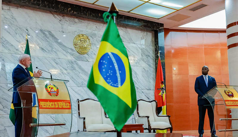 Lula defende retomada do BNDES em projetos externos ao assinar acordo com Moçambique Lula defende retomada do BNDES em projetos externos ao assinar acordo com Moçambique