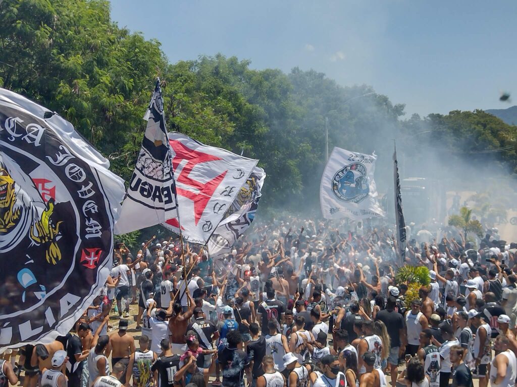 Wikifavelas: Uma antropologia das torcidas no futebol