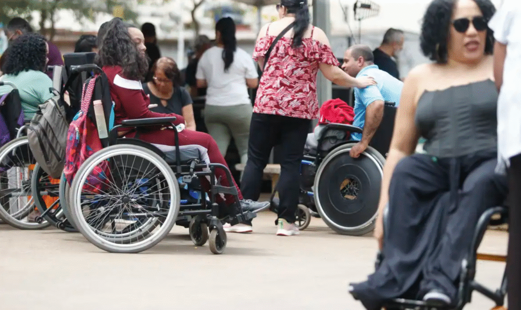Faltam banheiros para pessoas com deficiência