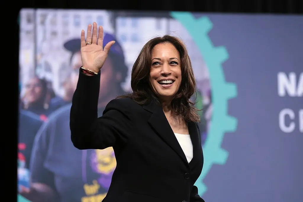 Kamala Harris e a liturgia da virtude