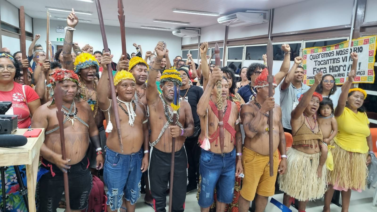 Tribunal simbólico reuniu comunidades da Amazônia que afirmam ser impactadas por atividades de mineração no Pará (Foto: Isabel Harari/Repórter Brasil)