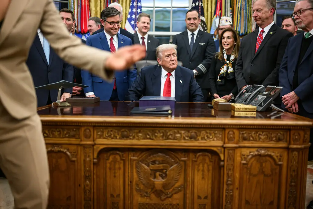 O fantasma de Epstein e o racha na alta tecnologia assombram Trump