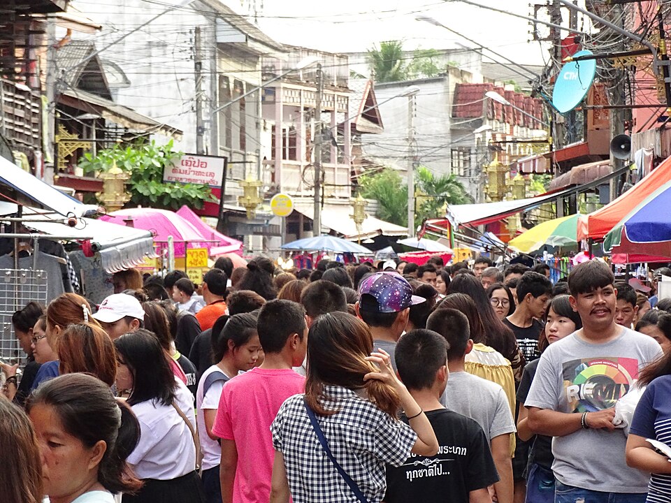 Conflito entre Camboja e Tailândia já deslocou mais de 900 mil pessoas