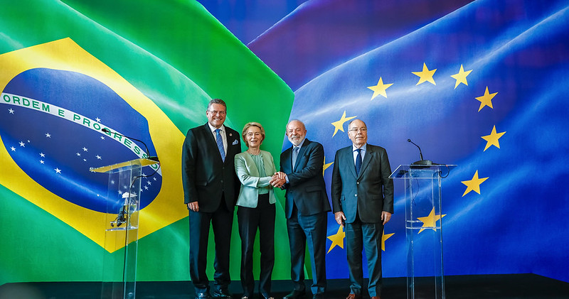 Líderes do Mercosul e União Europeia assinam acordo e defendem multilateralismo
