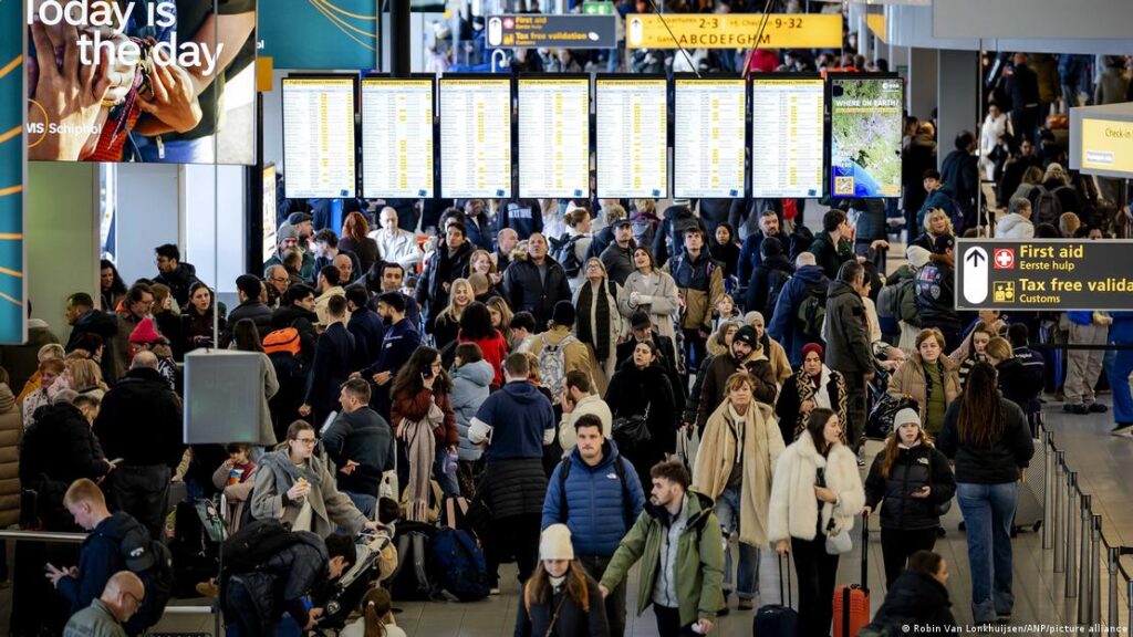 Tempestade de neve paralisa aeroportos e provoca caos na Europa