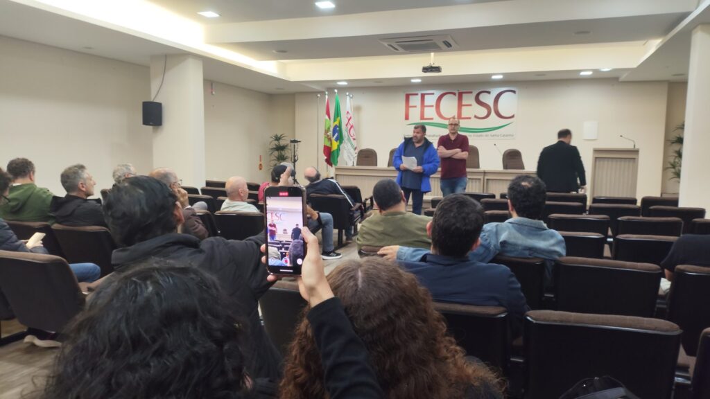 Trabalhadores se organizam com MLC para retomar Sindpd/SC para a luta