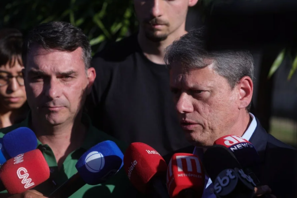Tarcísio x Flávio Bolsonaro: o que há de novo?