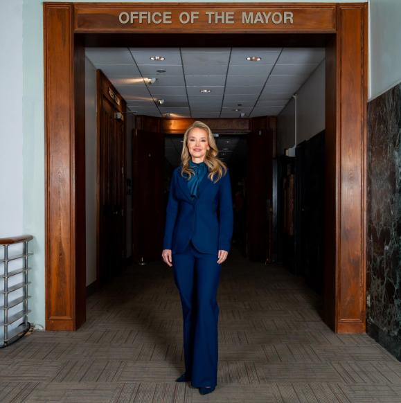 Mexicana toma posse como 1ª prefeita latina de Nova Orleans