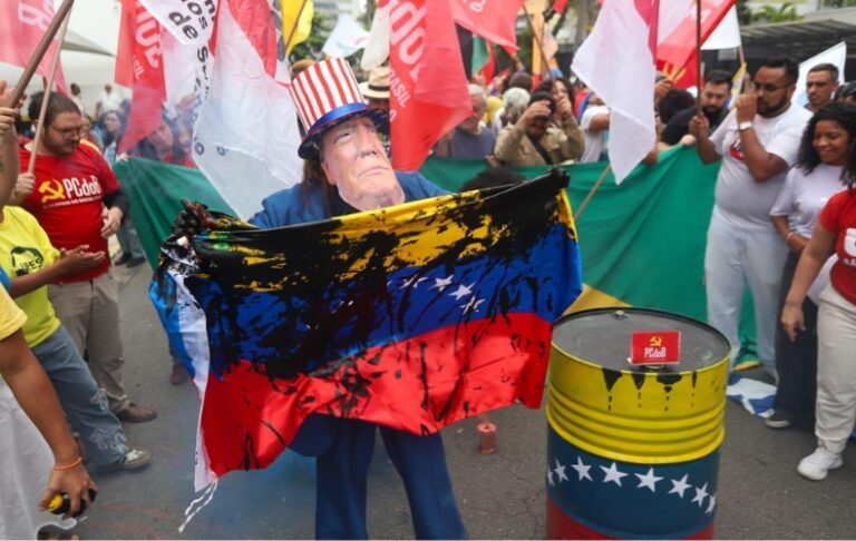Manifestação condena ação de Trump na Venezuela e alerta para riscos à soberania regional Manifestação condena ação de Trump na Venezuela e alerta para riscos à soberania regional