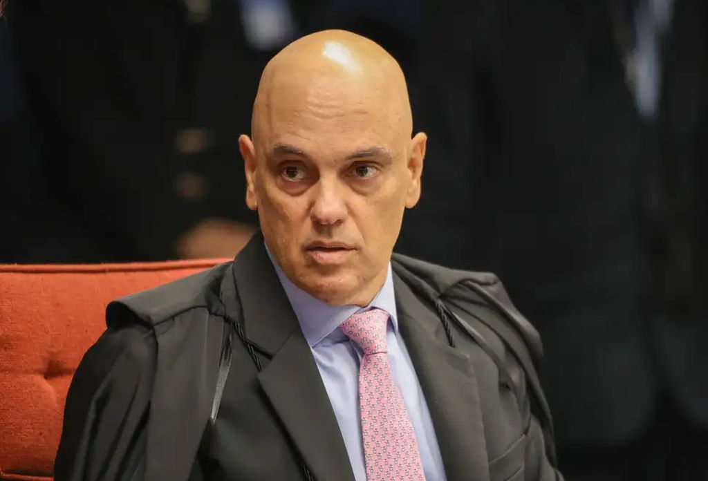 Moraes determina transferência de Bolsonaro para a ‘Papudinha’