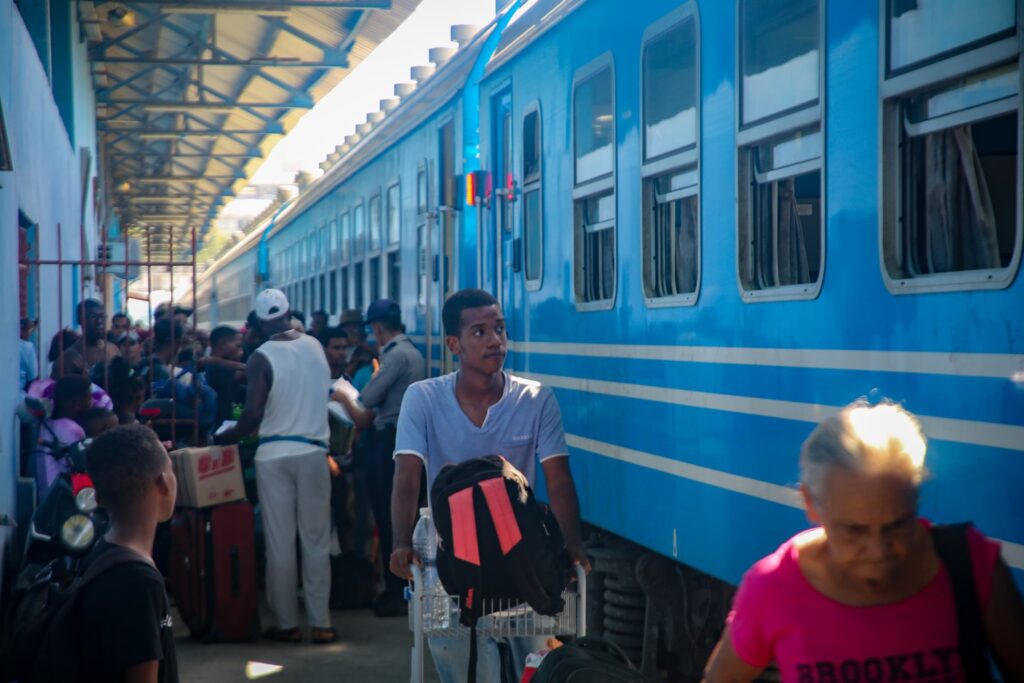 Cuba altera serviços de transporte devido bloqueio dos EUA