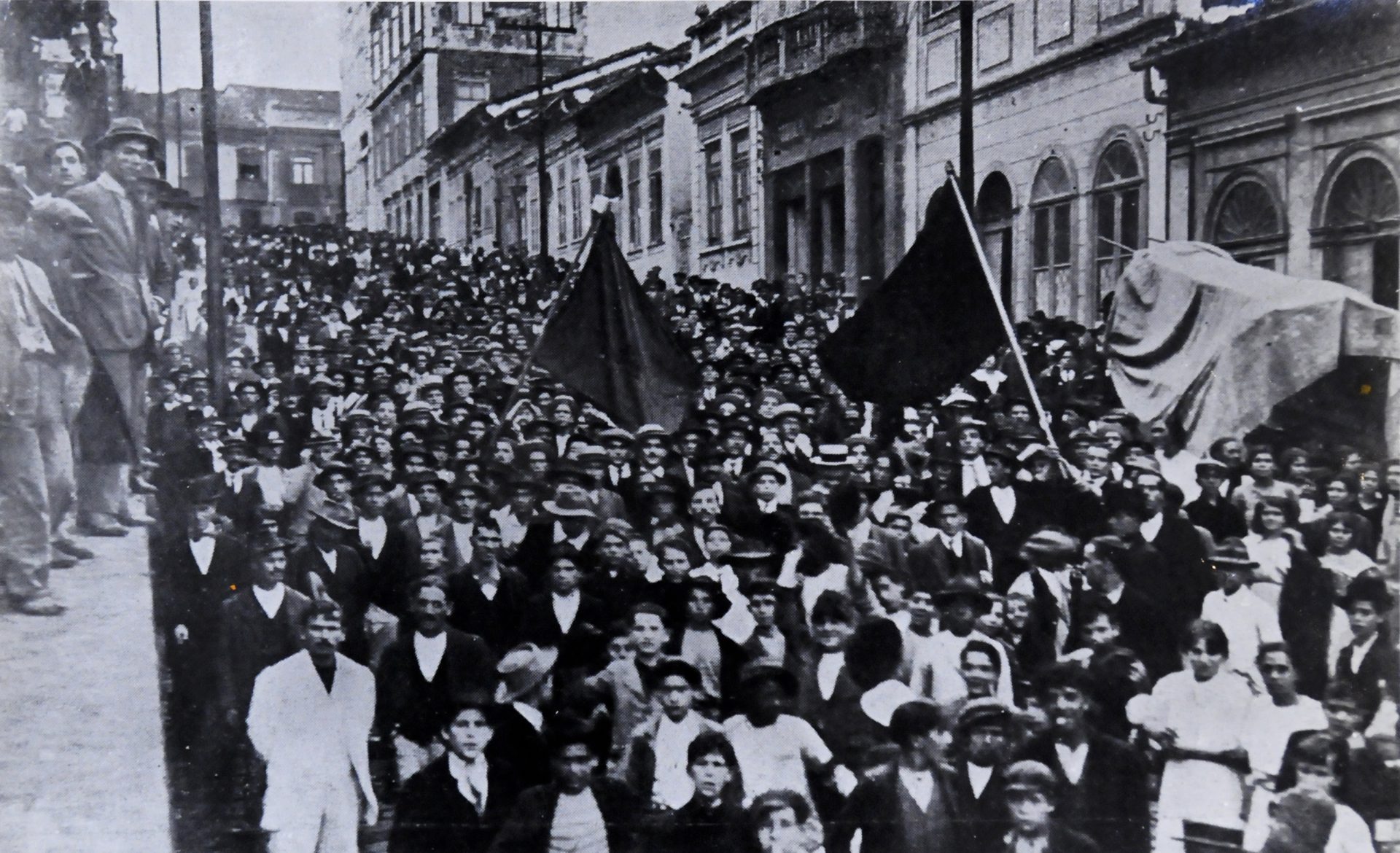 Trabalhadores em São Paulo deflagram greve geral em 1917