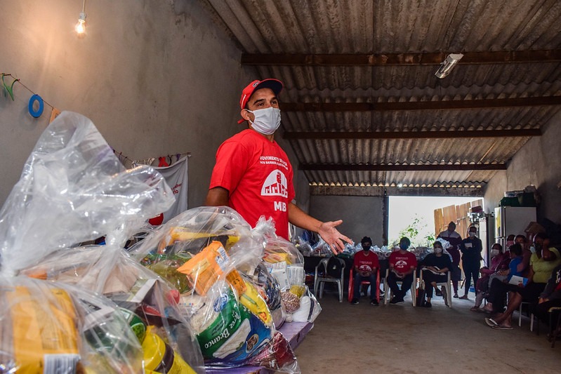 Fernando na campanha de solidariedade do MLB à vitimas da Covid-19 (Foto: Jornal A Verdade)