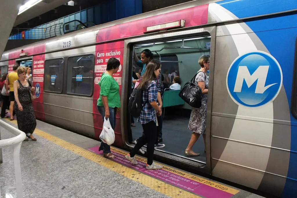 A pobreza do tempo e a exclusão das mulheres da vida política na América Latina