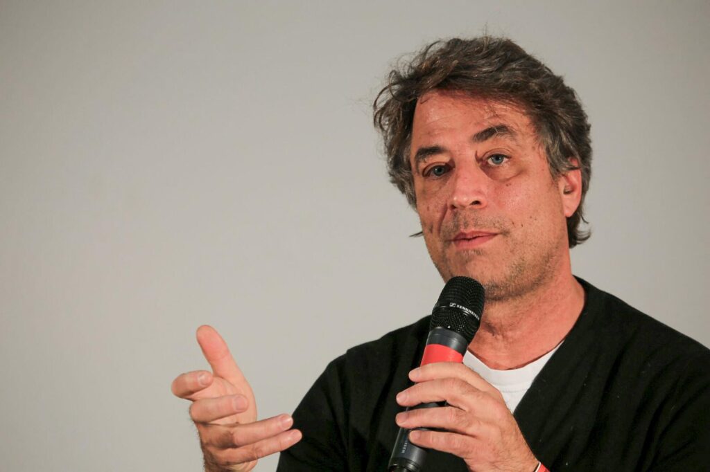 Hardt: A revanche do Império e o rebanho digital