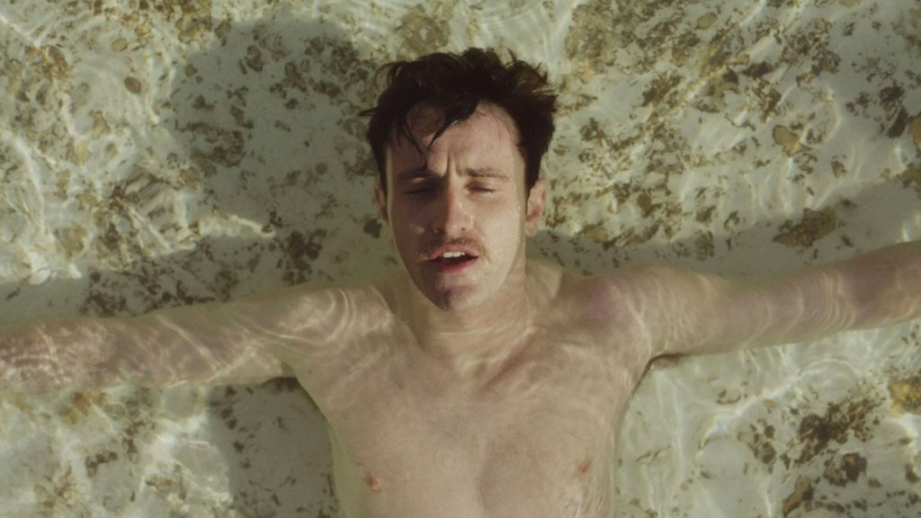 Cinema: Um canto triste à capela