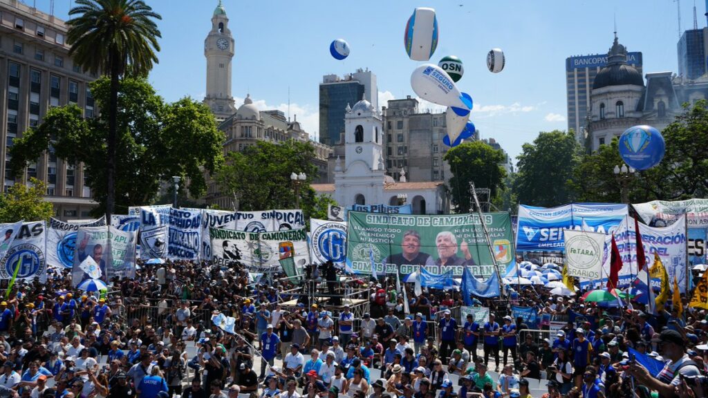Central argentina organiza greve geral contra reforma trabalhista de Milei Central argentina organiza greve geral contra reforma trabalhista de Milei