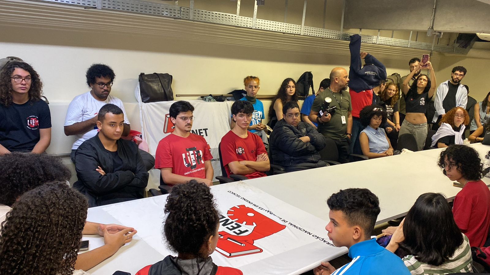 Estudantes junto às suas entidades e Movimento Rebele-se ocupam SEDUC-SP para denunciar "sala do futuro" (Foto: Jornal A Verdade)