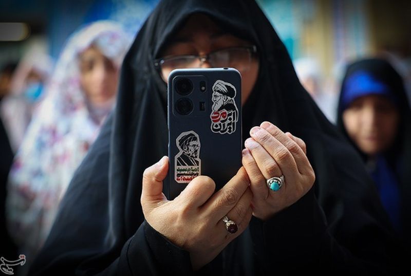 Atacar Irã para defender emancipação das mulheres é falácia, afirma pesquisadora