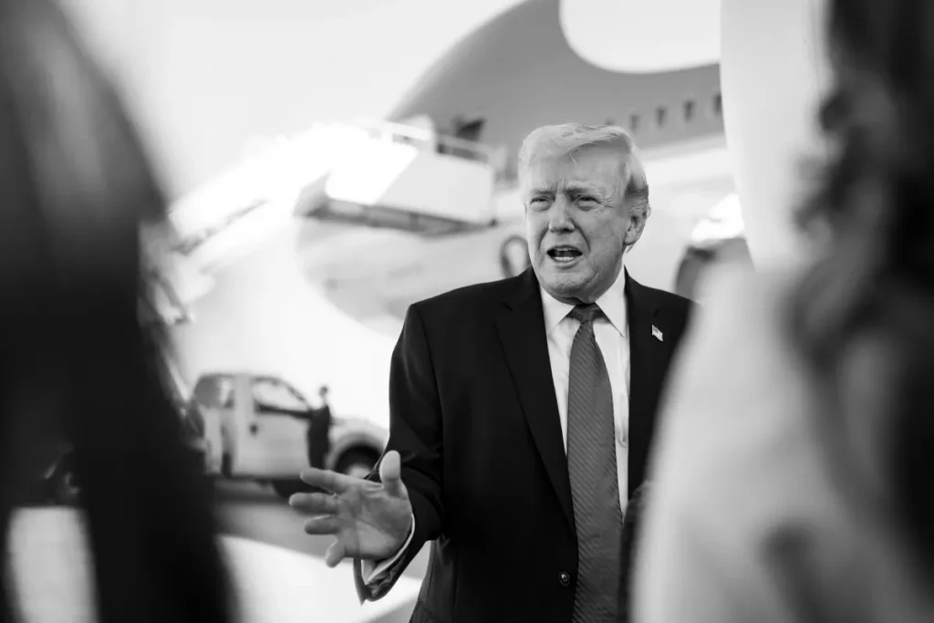 Após chamar de ‘fraude’ votação pelo correio, Trump vota pelo correio Após chamar de ‘fraude’ votação pelo correio, Trump vota pelo correio