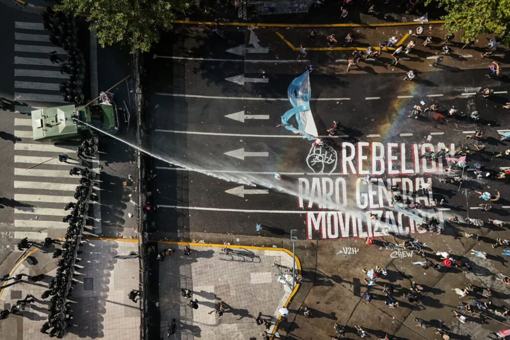 Como Brasil e Argentina atacam os direitos do Trabalho