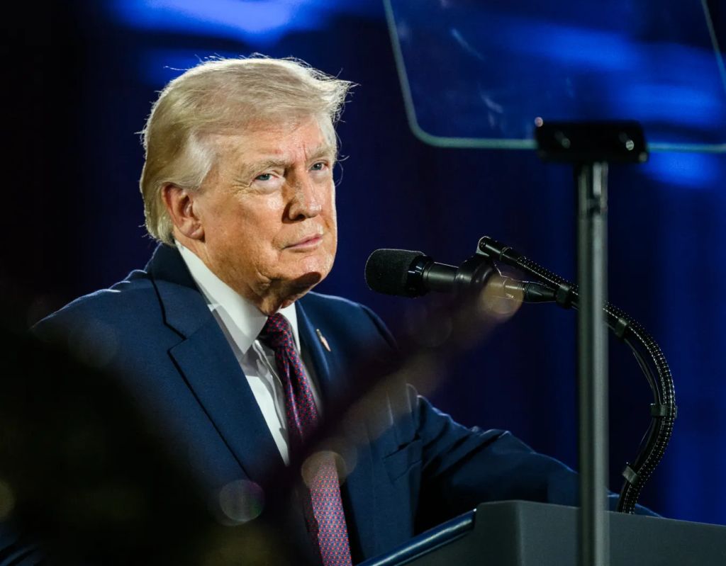 Trump vai à Suprema Corte para julgamento de lei que revoga cidadania a filhos de imigrantes