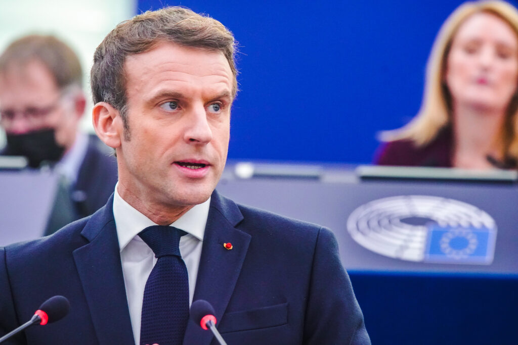 ‘Irrealista e contraditório’, diz Macron ao criticar falas de Trump sobre OTAN ‘Irrealista e contraditório’, diz Macron ao criticar falas de Trump sobre OTAN