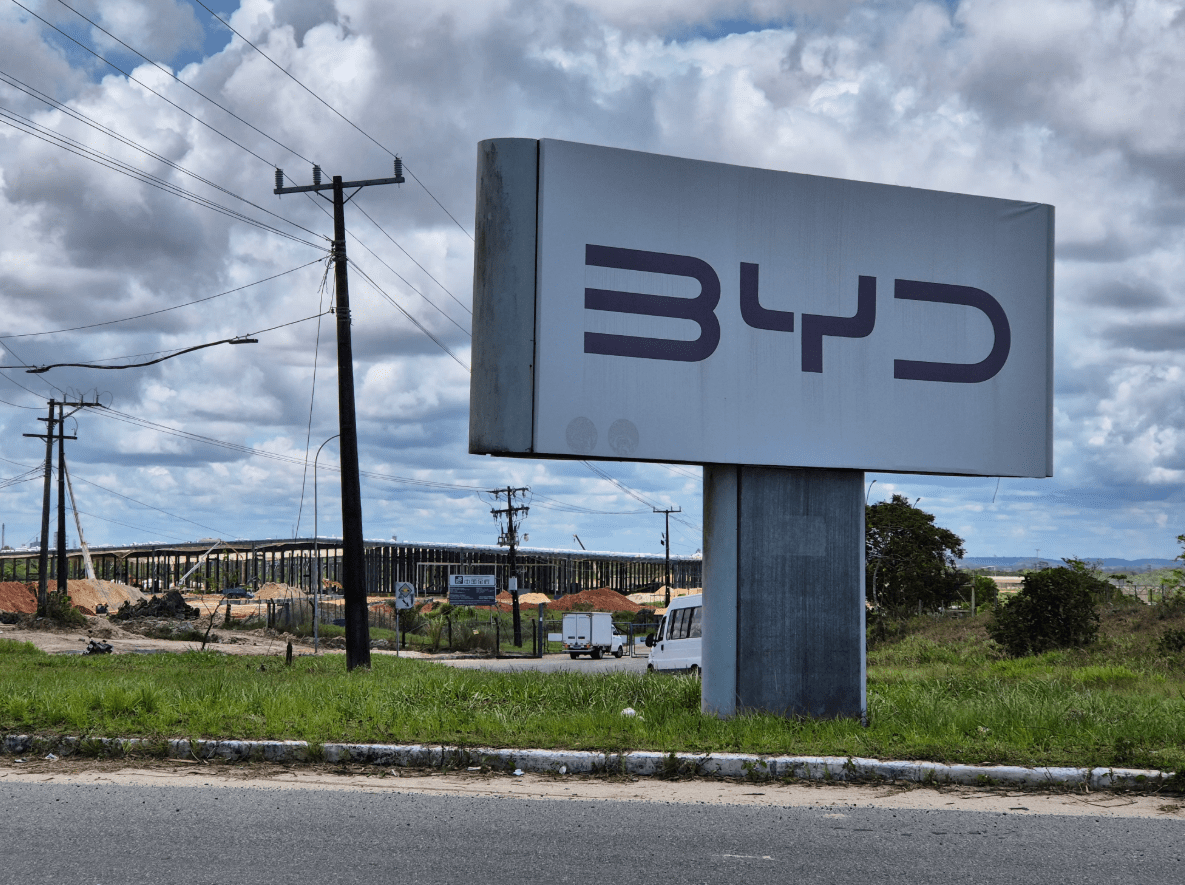“Lista suja” do trabalho escravo inclui Amado Batista e BYD após fiscalizações 5 lista-suja-do-trabalho-escravo-fabrica-da-byd-em-camacari-ba-autuada-por-dois-anos-seguidos-foto-divulgacao-tvt-news
