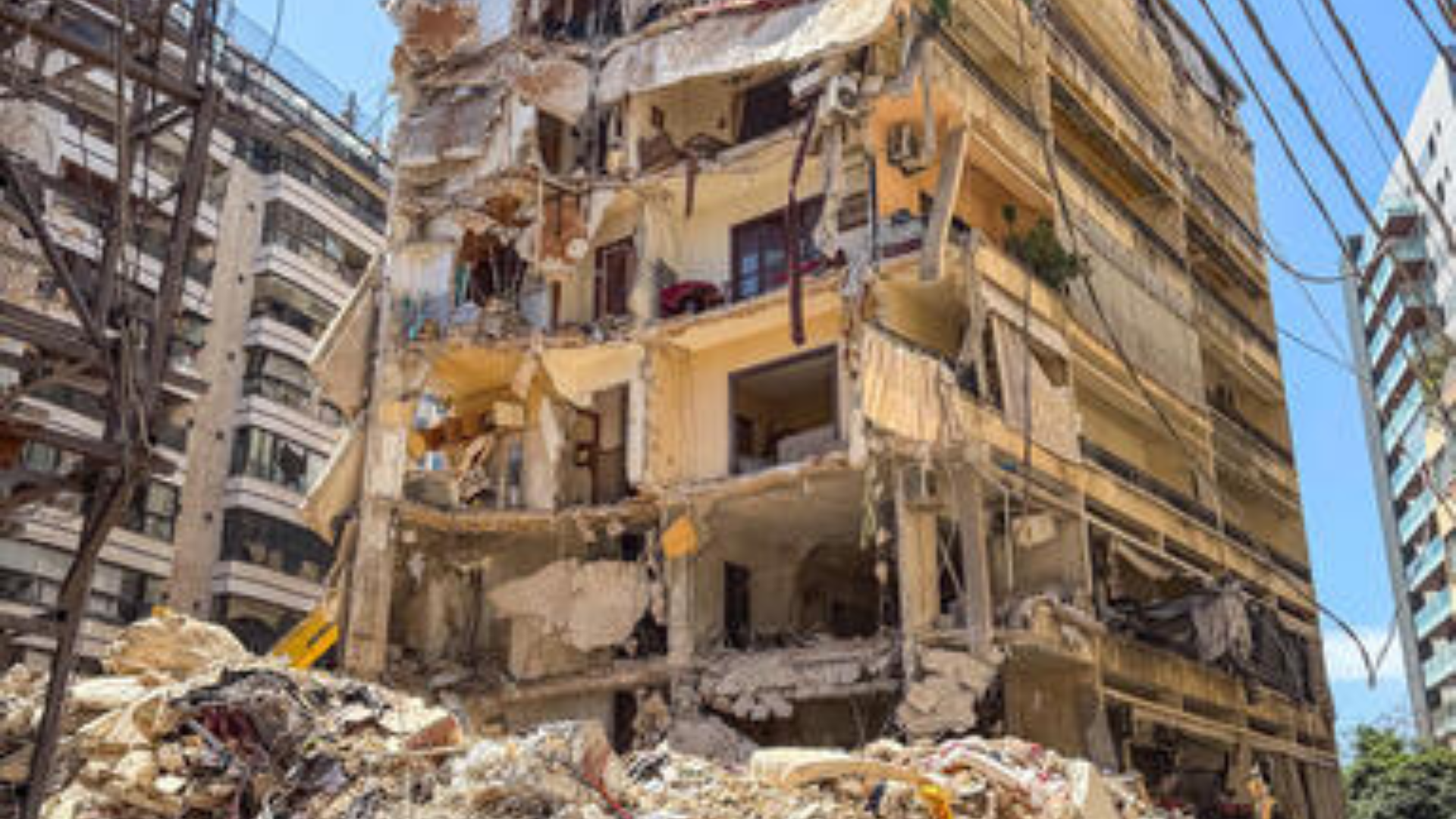 Destruição no bairro de Ain El Mreisseh, em Beirute, após ataques aéreos israelenses. Foto: Fouad Choufany | Unicef