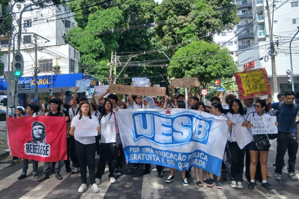 Edson Luís é homenageado em protestos por melhorias nas escolas públicas
