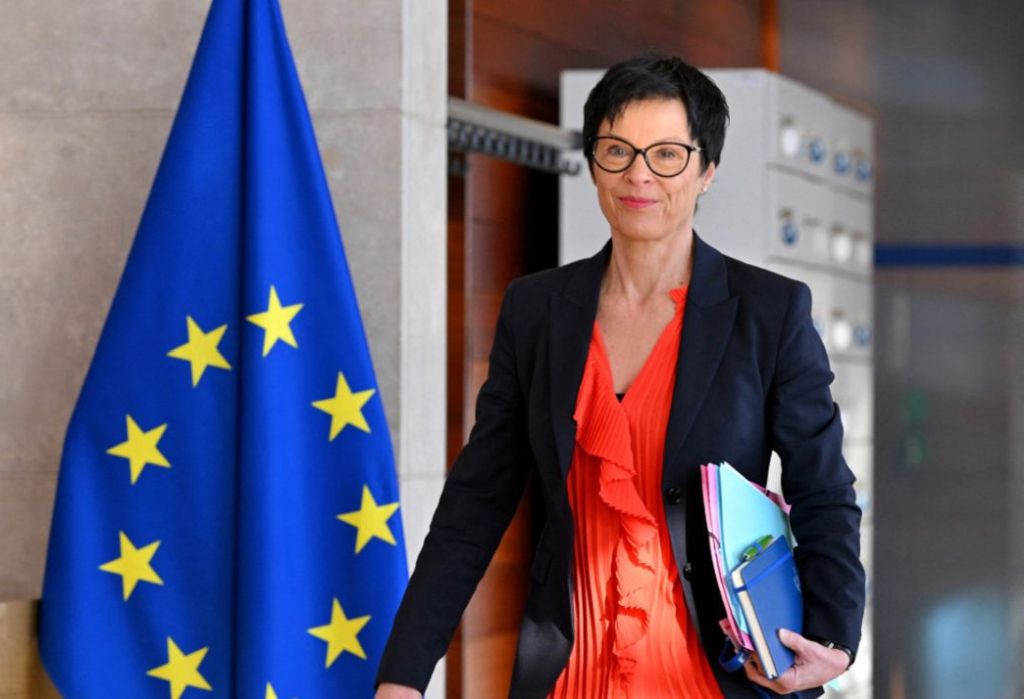 Derrota de Orbán na Hungria pode destravar ajuda militar à Ucrânia, afirma UE