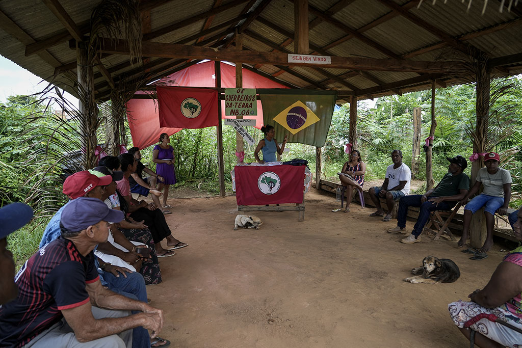 Lideranças do acampamento Terra e Liberdade dizem manter diálogo constante com os moradores sobre a reforma agrária (Foto: Fernando Martinho/Repórter Brasil)