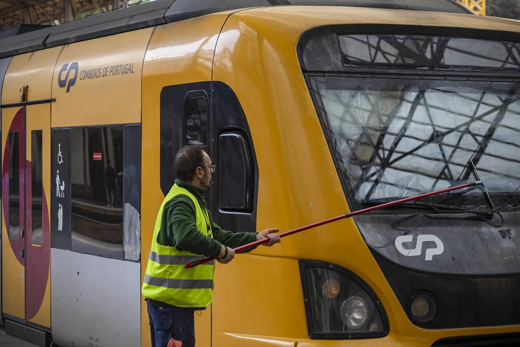 Os trabalhadores enfrentam serviços cada vez mais precários. Foto: Reprodução