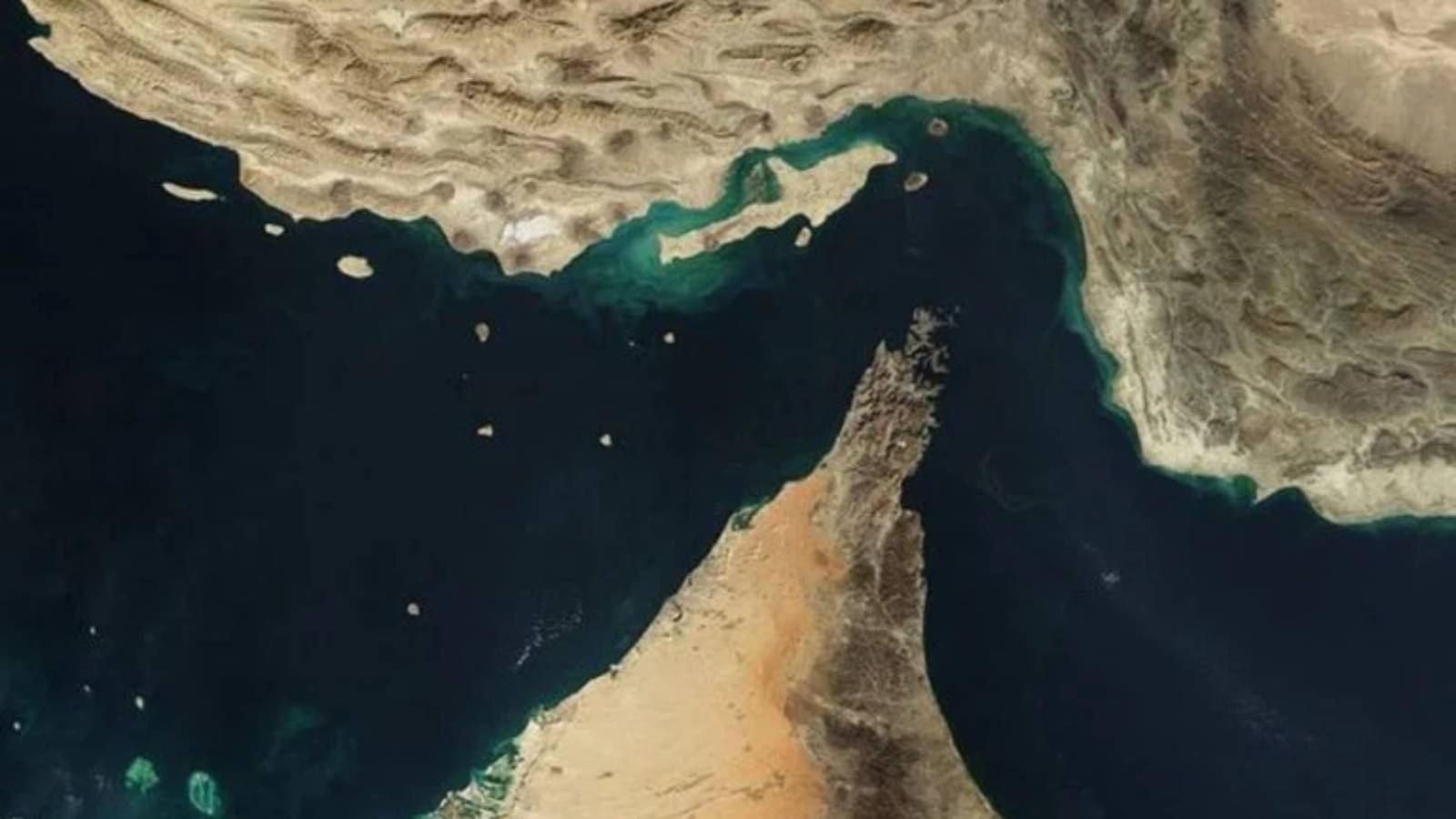 Preço do petróleo: confira cotação do barril de petróleo brent em 25 de maio 15 estreito-de-ormuz-o-que-e-e-o-que-pode-acontecer-se-for-fechado-china-seria-um-dos-paises-mais-impactados-com-fechamento-do-estreito-foto-jacques-descloitres-nasa-tvt-news