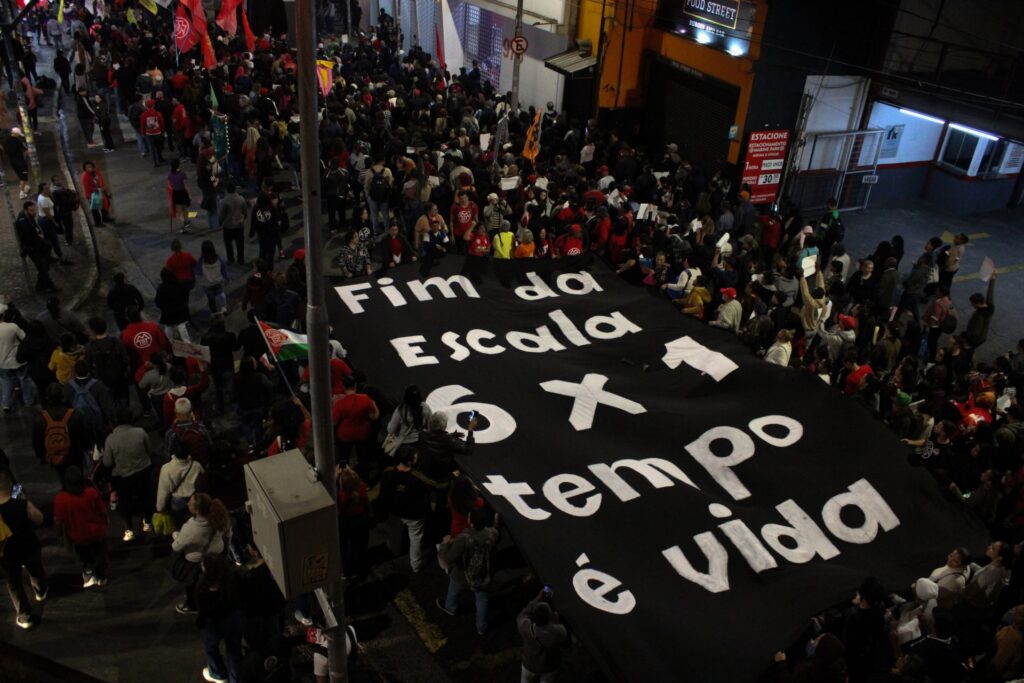 Pressão popular obriga Câmara dos Deputados a aprovar fim da escala 6×1